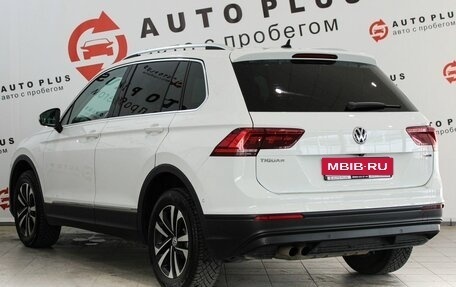 Volkswagen Tiguan II, 2019 год, 2 399 000 рублей, 2 фотография