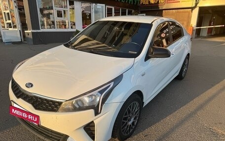 KIA Rio IV, 2021 год, 1 100 000 рублей, 3 фотография