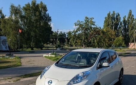 Nissan Leaf I, 2013 год, 1 150 000 рублей, 11 фотография