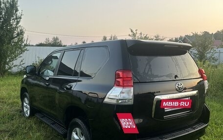 Toyota Land Cruiser Prado 150 рестайлинг 2, 2011 год, 2 100 000 рублей, 3 фотография