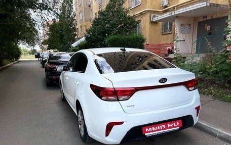 KIA Rio IV, 2017 год, 1 400 000 рублей, 2 фотография