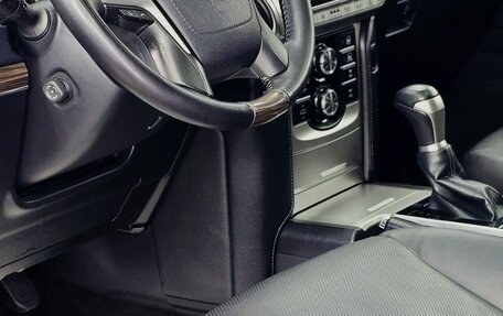 Toyota Land Cruiser Prado 150 рестайлинг 2, 2018 год, 4 800 000 рублей, 5 фотография