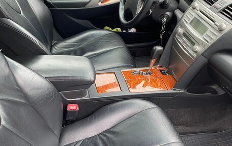 Toyota Camry, 2011 год, 1 900 000 рублей, 6 фотография
