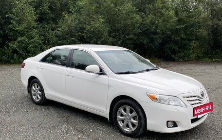Toyota Camry, 2011 год, 1 900 000 рублей, 3 фотография