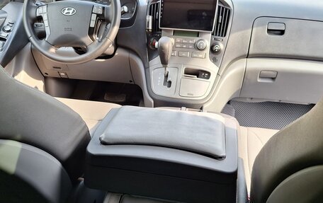 Hyundai Grand Starex Grand Starex I рестайлинг 2, 2008 год, 1 600 000 рублей, 26 фотография