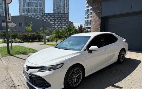 Toyota Camry, 2018 год, 2 550 000 рублей, 1 фотография