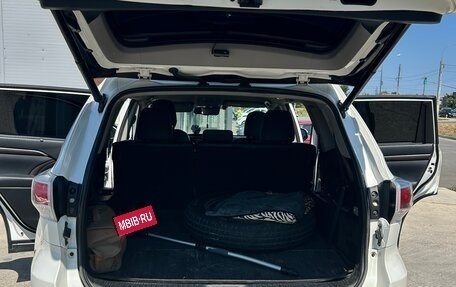 Toyota Highlander III, 2014 год, 3 000 000 рублей, 2 фотография