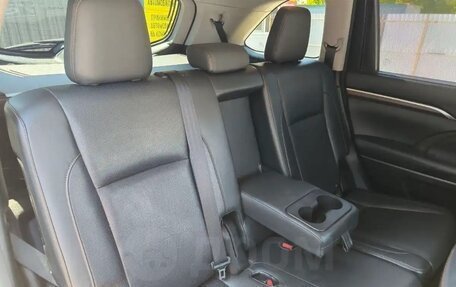 Toyota Highlander III, 2014 год, 3 000 000 рублей, 14 фотография
