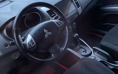 Mitsubishi Outlander III рестайлинг 3, 2008 год, 995 000 рублей, 2 фотография