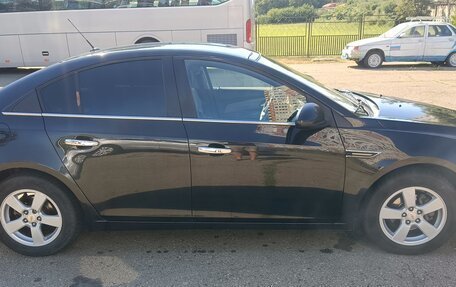 Chevrolet Cruze II, 2010 год, 650 000 рублей, 3 фотография