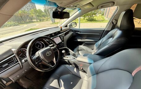 Toyota Camry, 2018 год, 2 550 000 рублей, 9 фотография