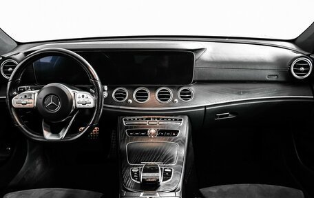 Mercedes-Benz E-Класс, 2019 год, 3 250 000 рублей, 11 фотография