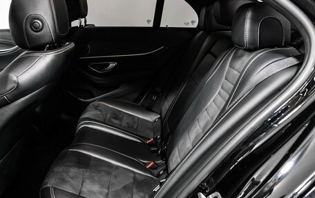 Mercedes-Benz E-Класс, 2019 год, 3 250 000 рублей, 13 фотография