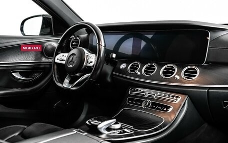 Mercedes-Benz E-Класс, 2019 год, 3 250 000 рублей, 9 фотография