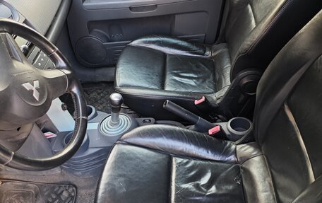 Mitsubishi Colt VI рестайлинг, 2004 год, 390 000 рублей, 4 фотография