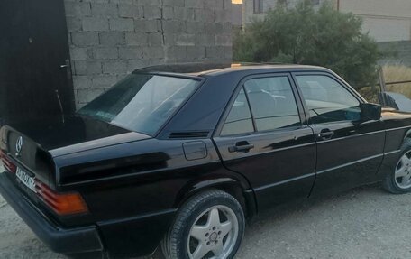 Mercedes-Benz E-Класс, 1992 год, 370 000 рублей, 8 фотография