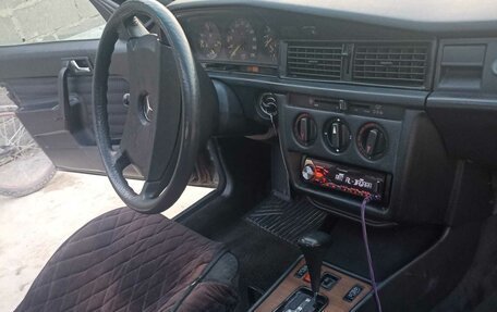 Mercedes-Benz E-Класс, 1992 год, 370 000 рублей, 9 фотография