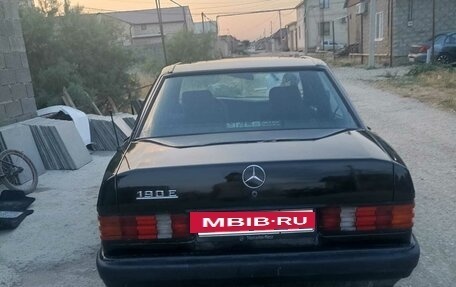 Mercedes-Benz E-Класс, 1992 год, 370 000 рублей, 2 фотография