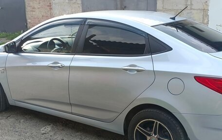 Hyundai Solaris II рестайлинг, 2011 год, 730 000 рублей, 9 фотография
