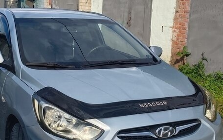 Hyundai Solaris II рестайлинг, 2011 год, 730 000 рублей, 4 фотография