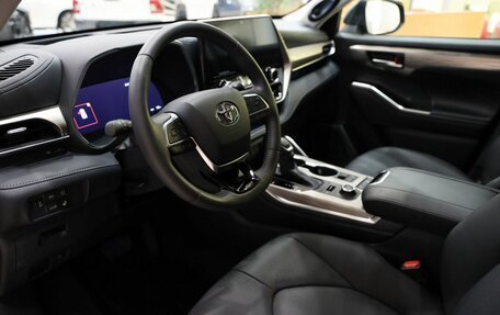 Toyota Highlander, 2025 год, 5 700 000 рублей, 17 фотография