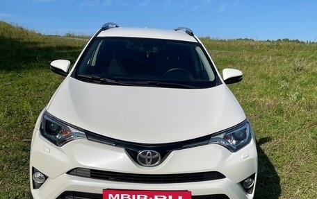 Toyota RAV4, 2016 год, 2 550 000 рублей, 3 фотография