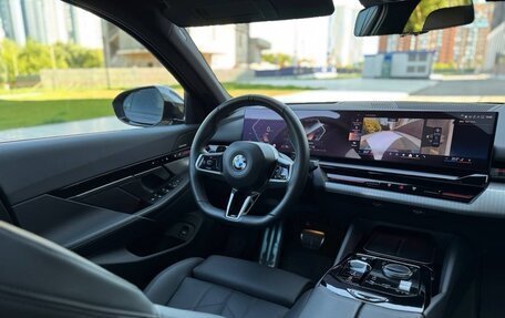 BMW 5 серия, 2023 год, 6 900 000 рублей, 8 фотография