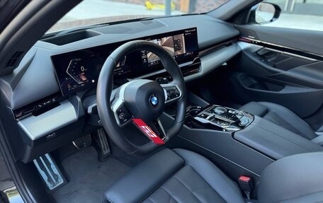 BMW 5 серия, 2023 год, 6 900 000 рублей, 6 фотография