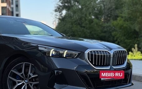 BMW 5 серия, 2023 год, 6 900 000 рублей, 10 фотография