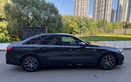 BMW 5 серия, 2023 год, 6 900 000 рублей, 19 фотография