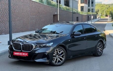 BMW 5 серия, 2023 год, 6 900 000 рублей, 38 фотография