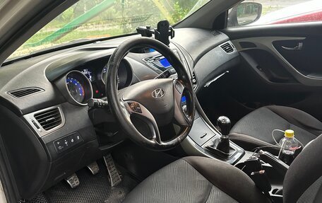 Hyundai Elantra V, 2012 год, 900 000 рублей, 5 фотография