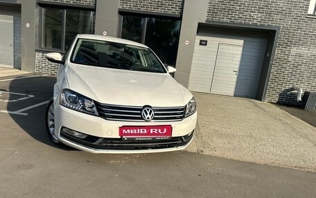 Volkswagen Passat B7, 2013 год, 1 490 000 рублей, 2 фотография