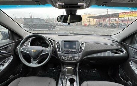 Chevrolet Malibu IX, 2017 год, 1 399 000 рублей, 4 фотография