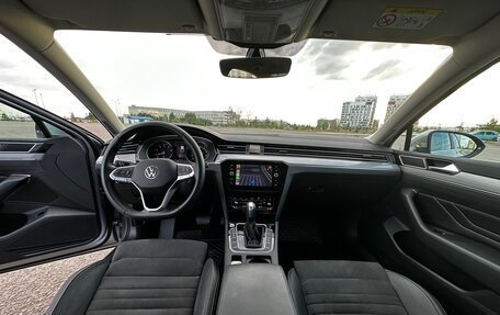 Volkswagen Passat B8 рестайлинг, 2021 год, 2 900 000 рублей, 15 фотография