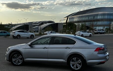 Volkswagen Passat B8 рестайлинг, 2021 год, 2 900 000 рублей, 7 фотография