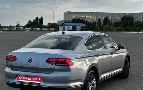 Volkswagen Passat B8 рестайлинг, 2021 год, 2 900 000 рублей, 4 фотография