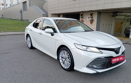 Toyota Camry, 2019 год, 2 600 000 рублей, 1 фотография