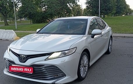 Toyota Camry, 2019 год, 2 600 000 рублей, 2 фотография