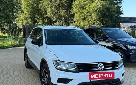 Volkswagen Tiguan II, 2019 год, 1 940 000 рублей, 2 фотография