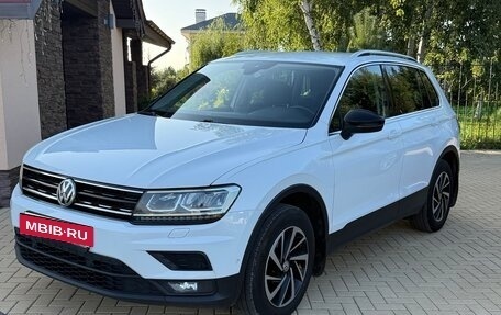 Volkswagen Tiguan II, 2019 год, 1 940 000 рублей, 3 фотография