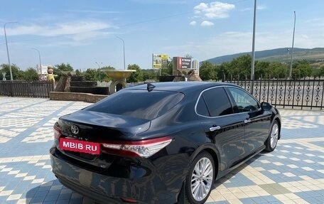 Toyota Camry, 2020 год, 2 750 000 рублей, 2 фотография