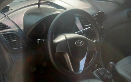 Hyundai Solaris II рестайлинг, 2014 год, 540 000 рублей, 5 фотография