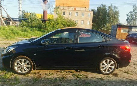 Hyundai Solaris II рестайлинг, 2013 год, 870 000 рублей, 4 фотография