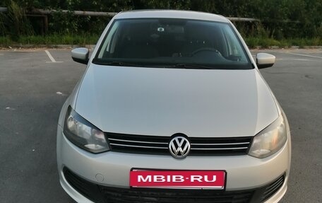 Volkswagen Polo VI (EU Market), 2013 год, 790 000 рублей, 2 фотография