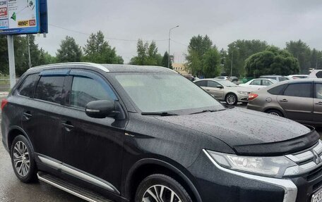 Mitsubishi Outlander III рестайлинг 3, 2018 год, 2 700 000 рублей, 2 фотография