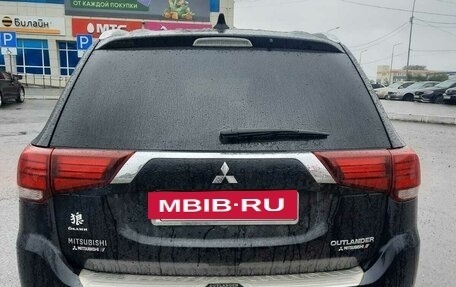Mitsubishi Outlander III рестайлинг 3, 2018 год, 2 700 000 рублей, 5 фотография