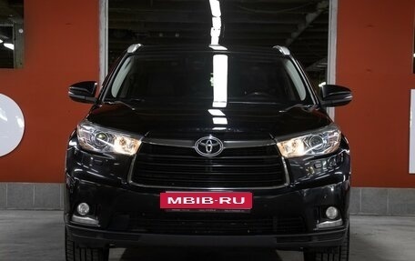 Toyota Highlander III, 2015 год, 2 498 000 рублей, 2 фотография