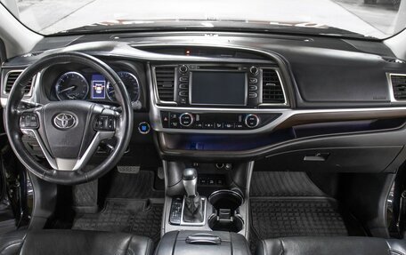 Toyota Highlander III, 2015 год, 2 498 000 рублей, 15 фотография