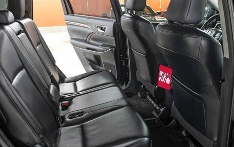 Toyota Highlander III, 2015 год, 2 498 000 рублей, 13 фотография